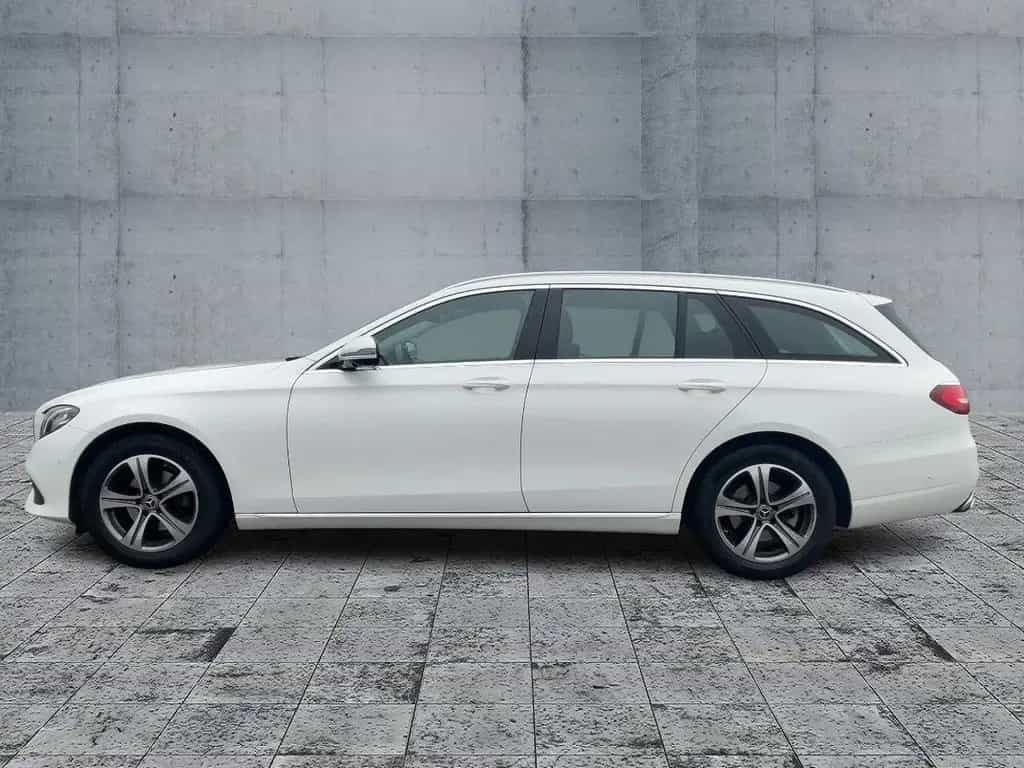 Mercedes-Benz E-Class AVANTGARDE LED+NAV+ACC+SHZ+RFK+AHK+360° 04/2019-photo-3