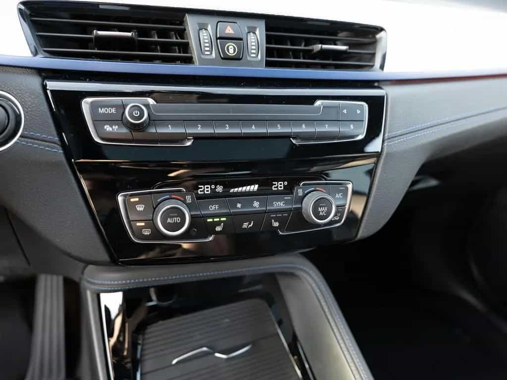BMW X1 xDrive 20i M-Sport FACEL. PANO LED NAVI SHZ 10/2019-photo-19