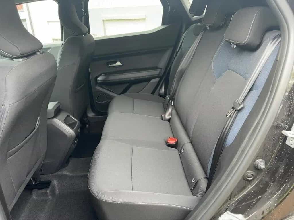 Dacia Duster TCe 130 Journey TCe130*SHZ*AHK*LRH*KAMERA 01/2025-photo-6