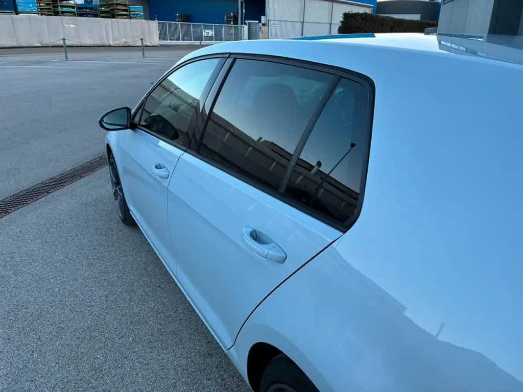 Volkswagen Golf 2.0 TDI DSG Comfortline 10/2017-photo-3