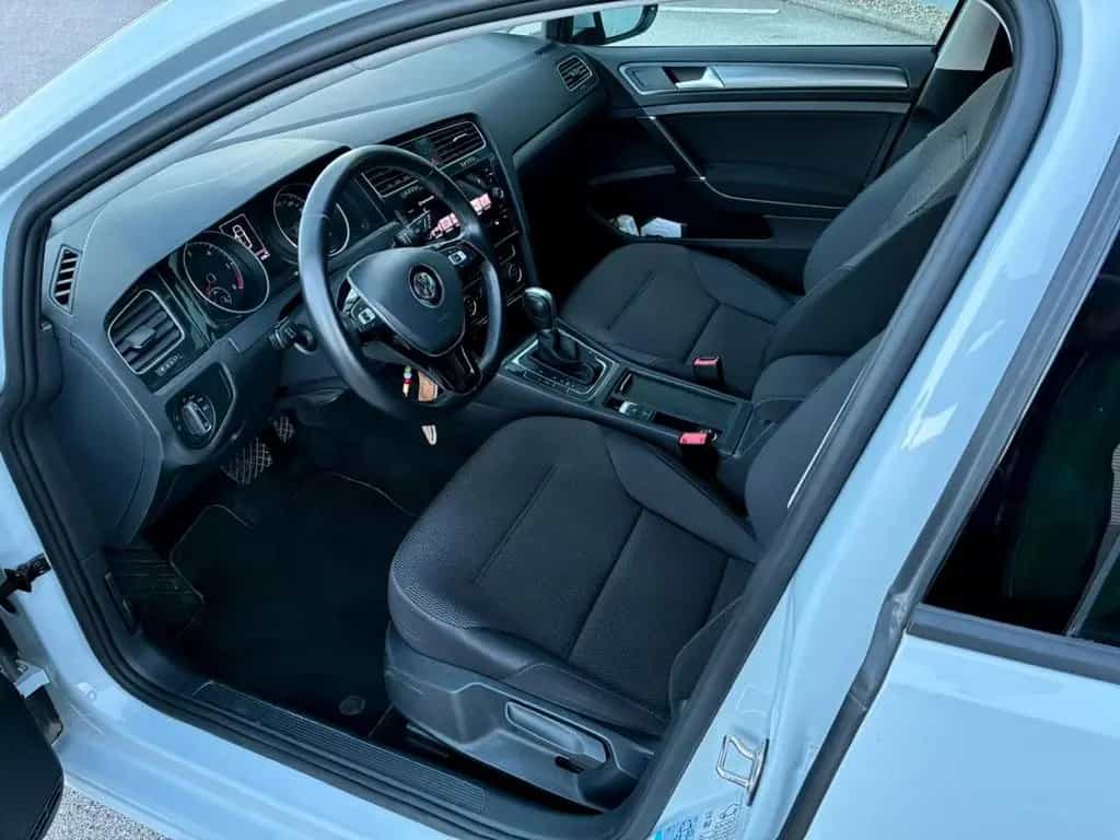 Volkswagen Golf 2.0 TDI DSG Comfortline 10/2017-photo-5