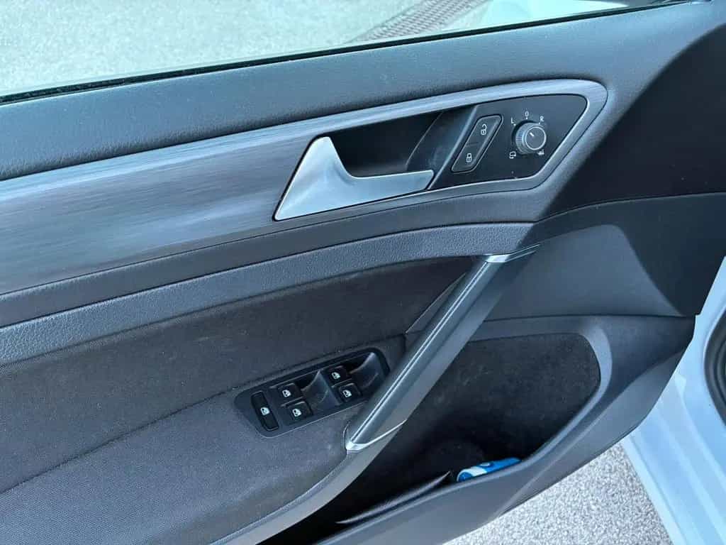 Volkswagen Golf 2.0 TDI DSG Comfortline 10/2017-photo-6