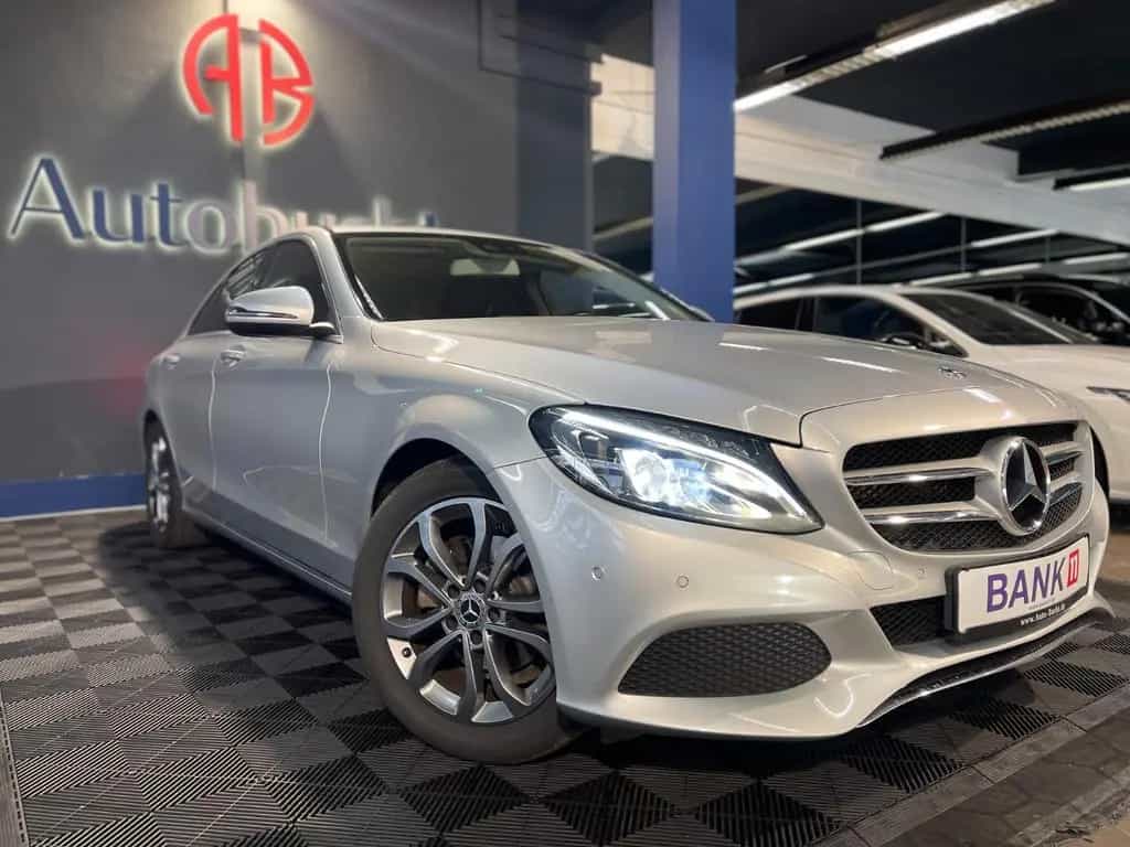 Mercedes-Benz C 180 Limousine/R-KAM/ACC/SITZH/wenig Kilometer 01/2018-photo-1