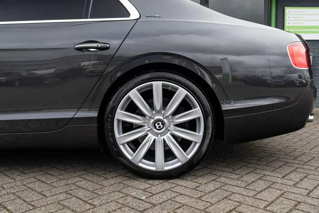 Bentley Flying Spur 6.0 W12 / CERAMIC / SUNROOF 01/2014-photo-16