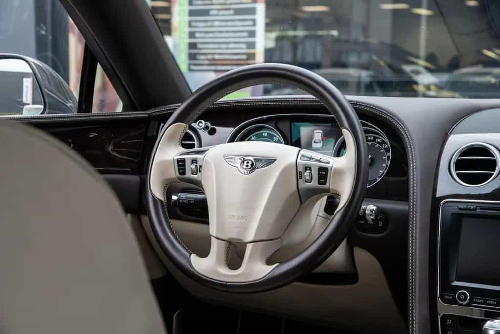Bentley Flying Spur 6.0 W12 / CERAMIC / SUNROOF 01/2014-photo-19