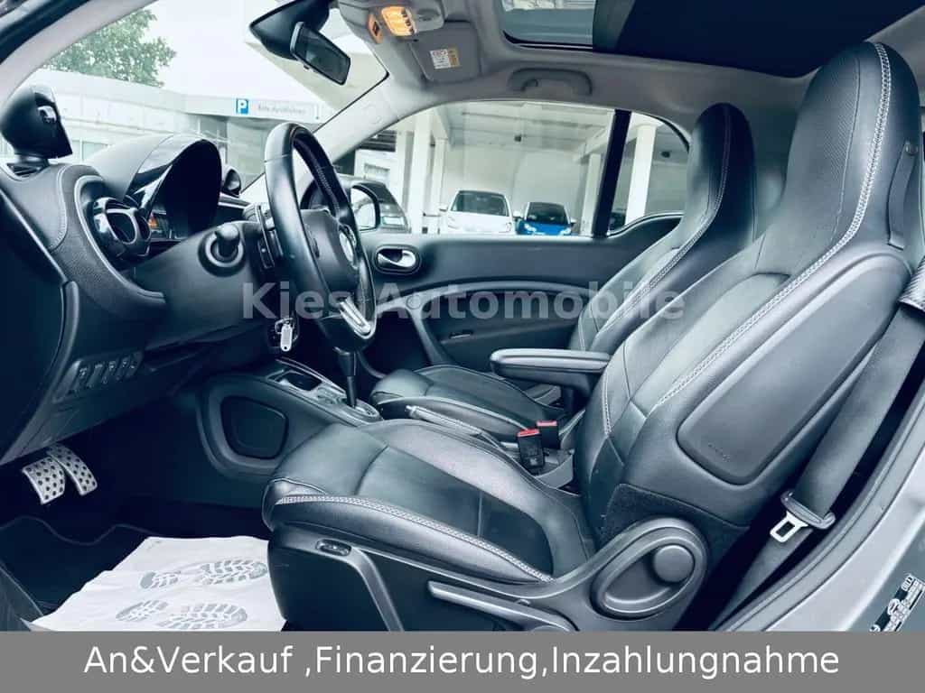 Smart ForTwo Brabus Xclusive 109Ps JBL/KAMERA/PANO/NAV 11/2017-photo-9