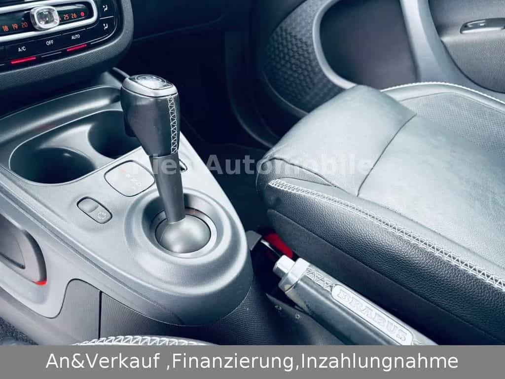 Smart ForTwo Brabus Xclusive 109Ps JBL/KAMERA/PANO/NAV 11/2017-photo-15