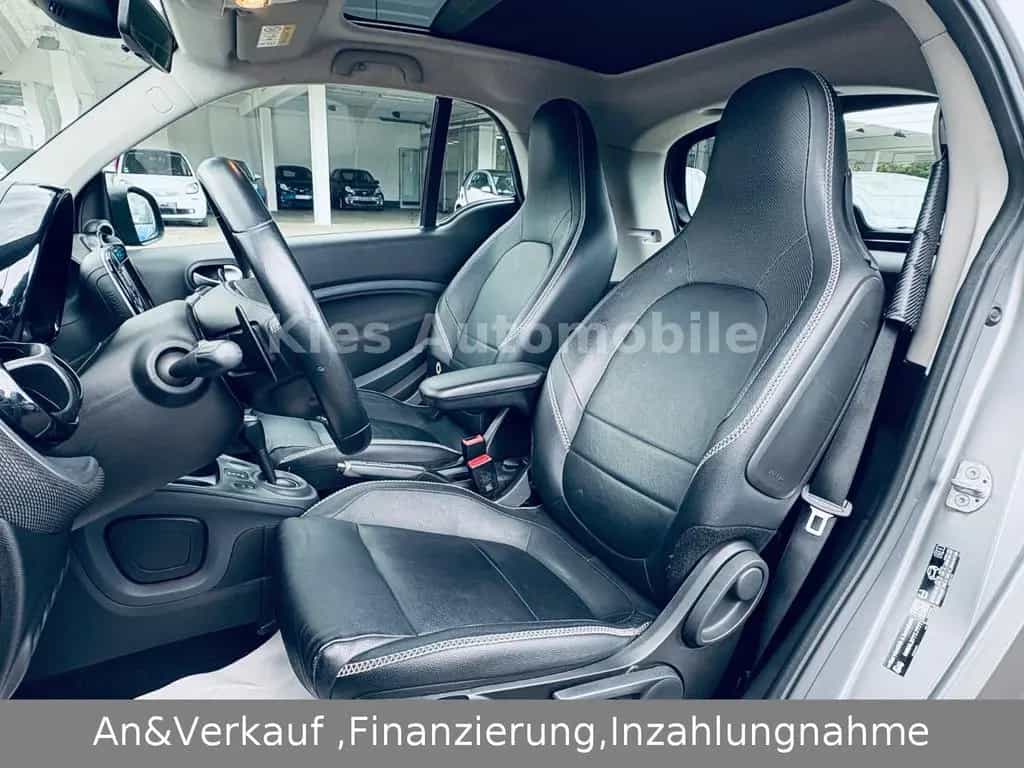 Smart ForTwo Brabus Xclusive 109Ps JBL/KAMERA/PANO/NAV 11/2017-photo-7