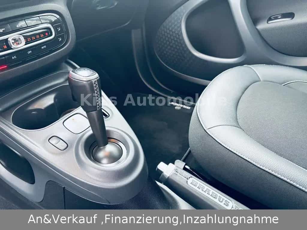 Smart ForTwo Brabus 109Ps AUTM/NAVI/SITZH/PANO/JBL/PDC 04/2018-photo-12