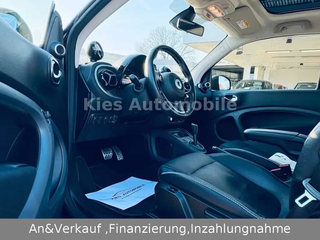 Smart ForTwo Brabus Xclusive 109Ps LEDER/JBL/NAVI/PANO 07/2017-photo-11
