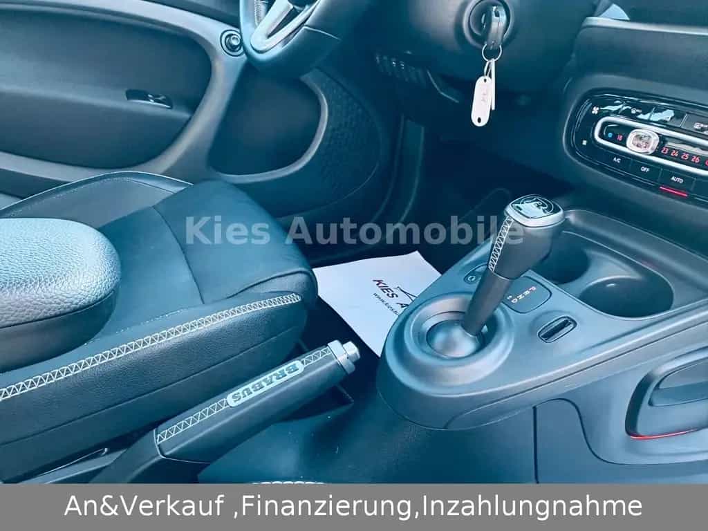 Smart ForTwo Brabus Xclusive 109Ps LEDER/JBL/NAVI/PANO 07/2017-photo-12