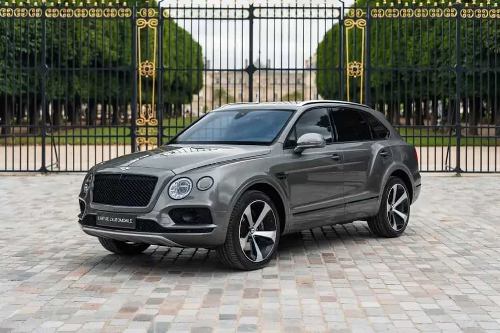 Bentley Bentayga 6.0 W12 - first hand, 30 900 kms 03/2018-photo-0