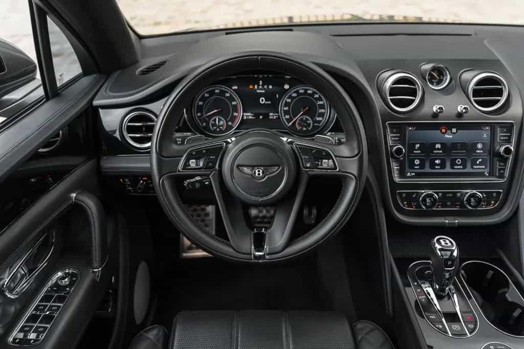 Bentley Bentayga 6.0 W12 - first hand, 30 900 kms 03/2018-photo-15