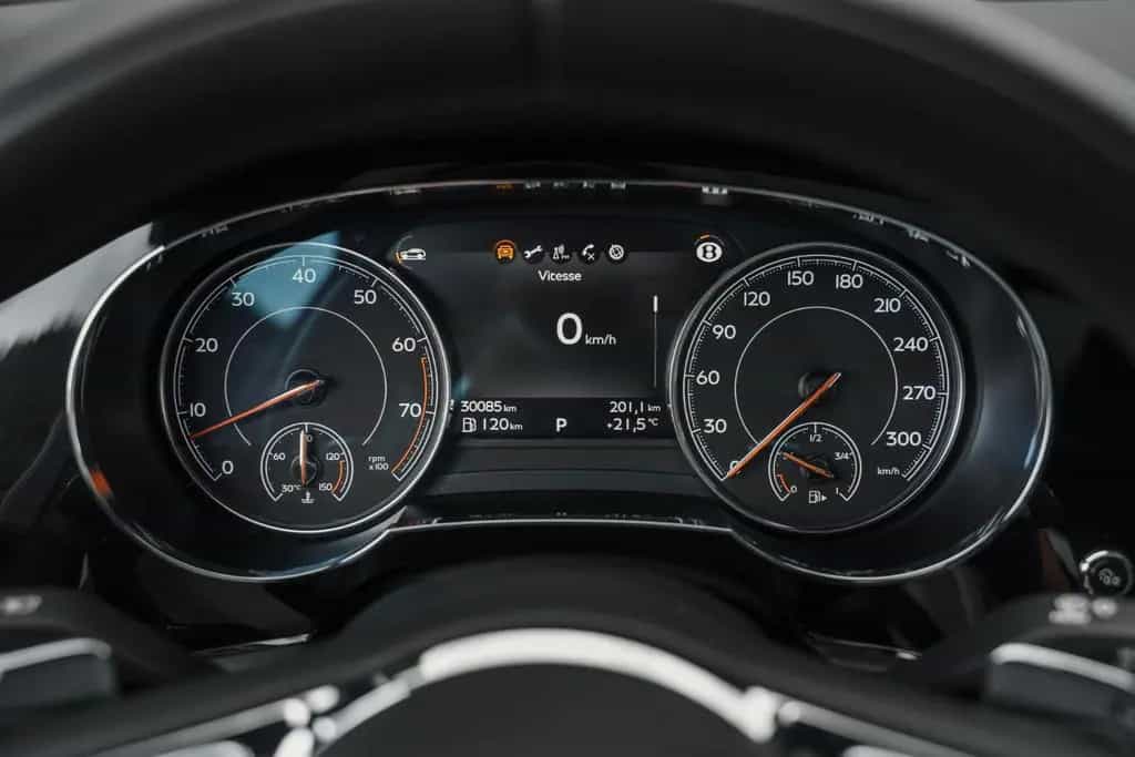 Bentley Bentayga 6.0 W12 - first hand, 30 900 kms 03/2018-photo-16