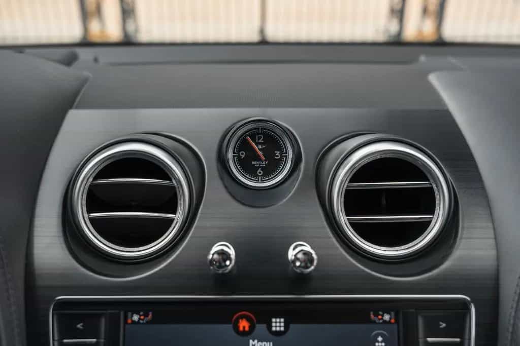 Bentley Bentayga 6.0 W12 - first hand, 30 900 kms 03/2018-photo-17