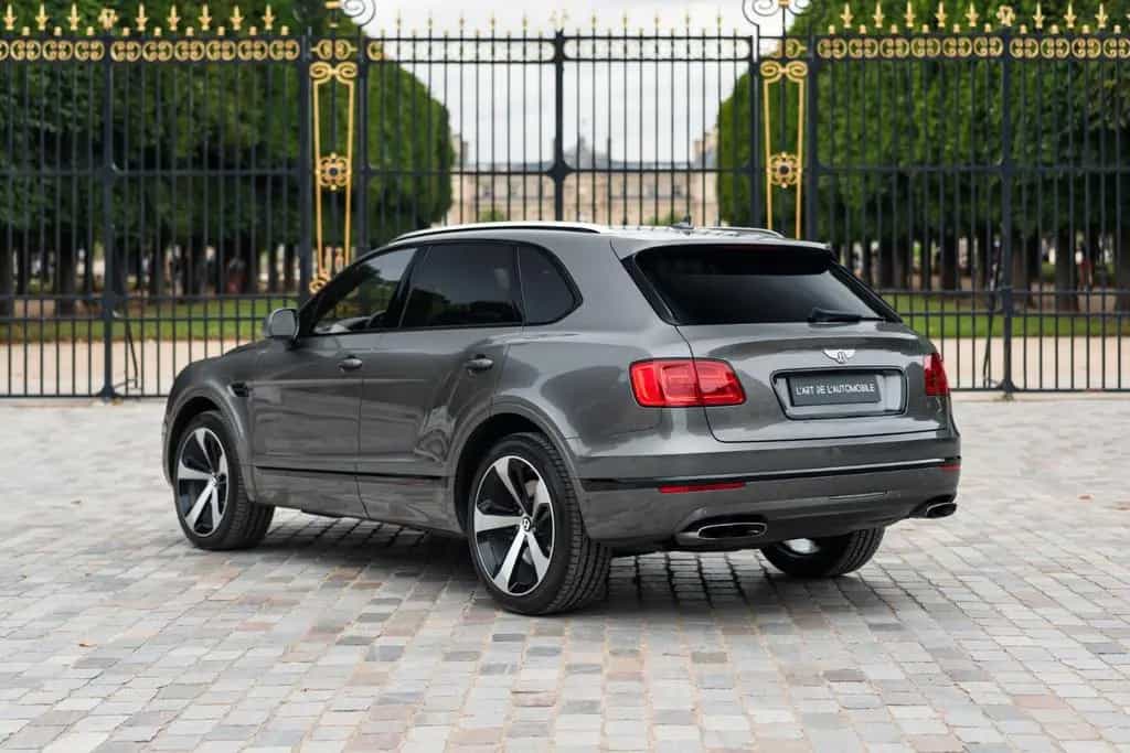 Bentley Bentayga 6.0 W12 - first hand, 30 900 kms 03/2018-photo-2