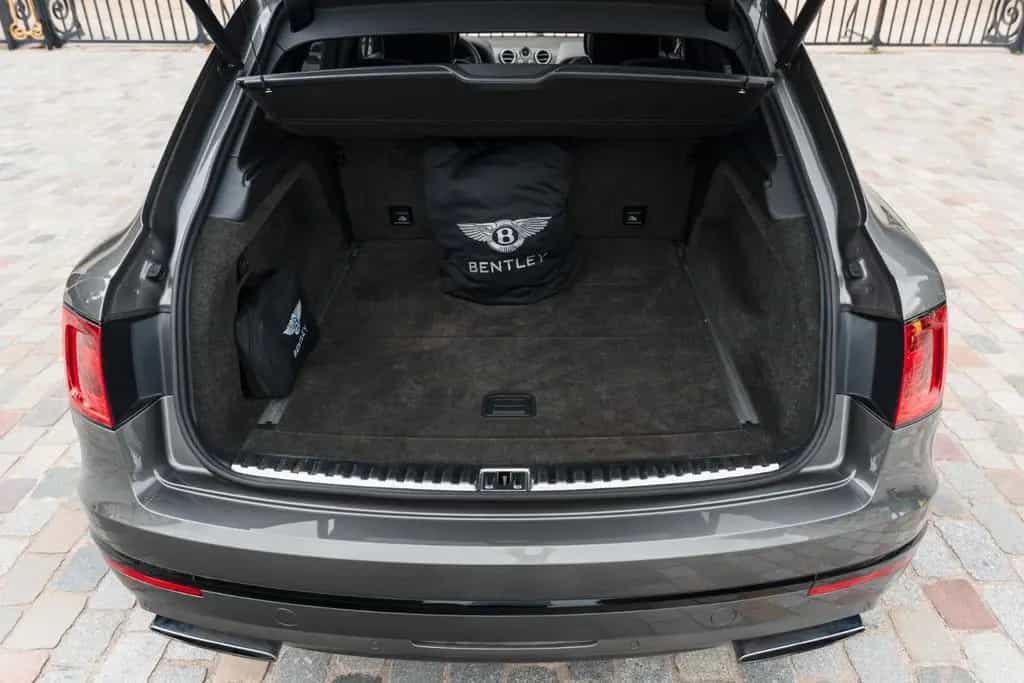 Bentley Bentayga 6.0 W12 - first hand, 30 900 kms 03/2018-photo-21