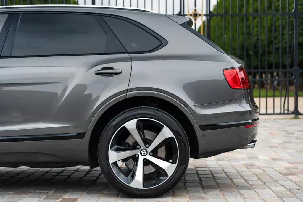 Bentley Bentayga 6.0 W12 - first hand, 30 900 kms 03/2018-photo-27