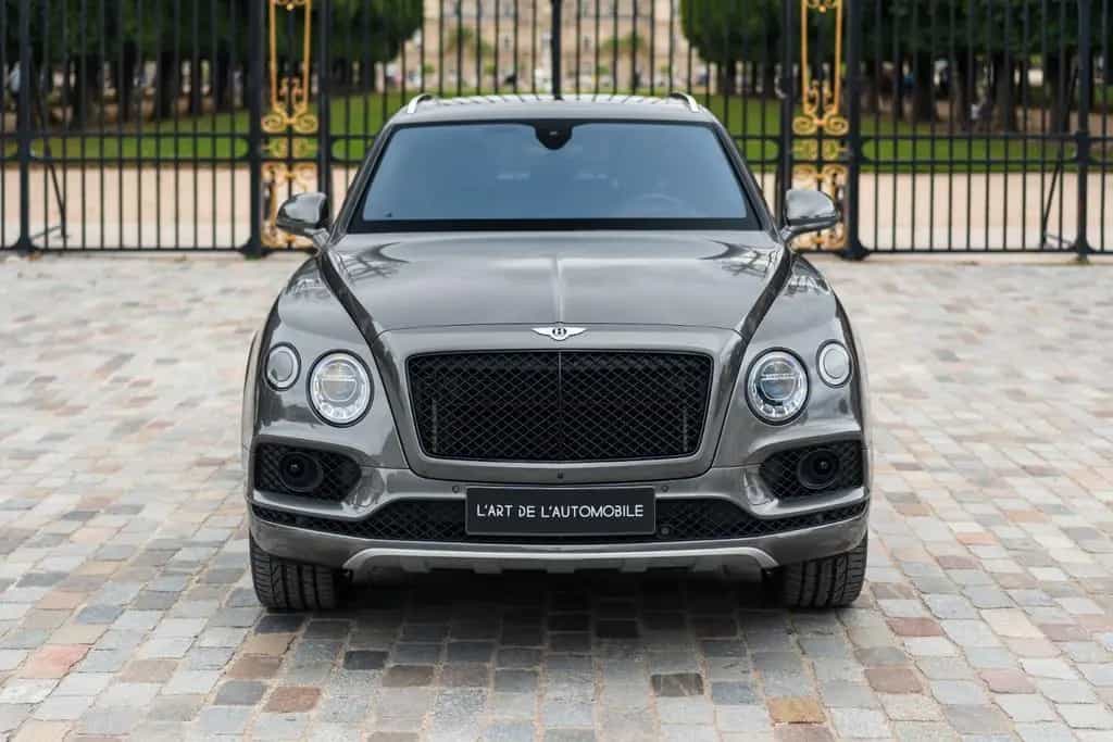 Bentley Bentayga 6.0 W12 - first hand, 30 900 kms 03/2018-photo-3