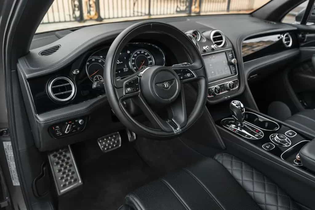 Bentley Bentayga 6.0 W12 - first hand, 30 900 kms 03/2018-photo-6