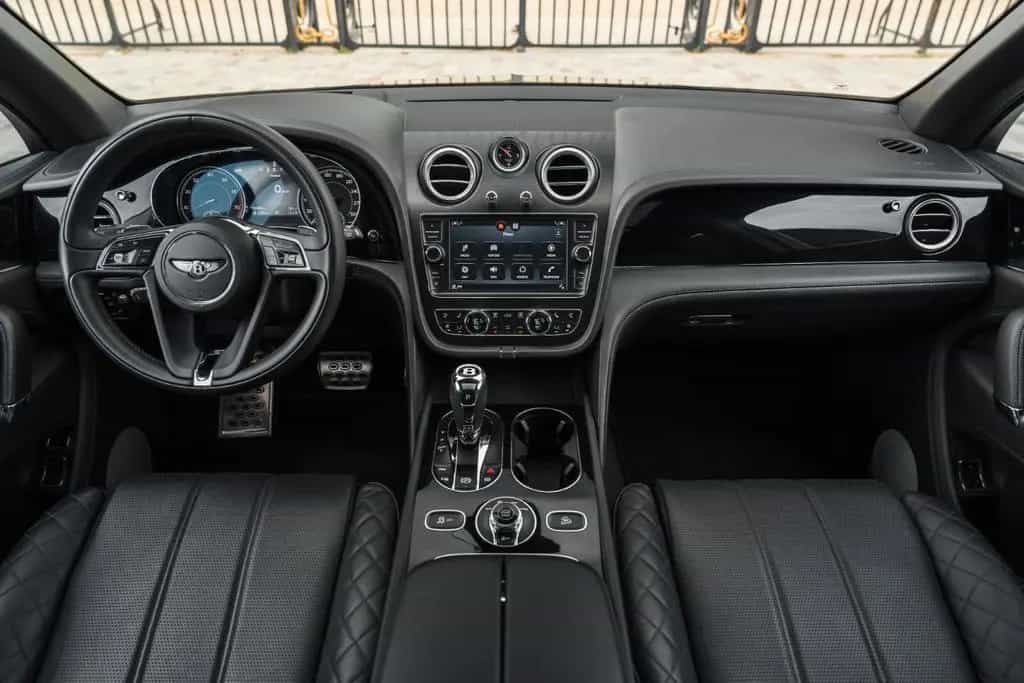 Bentley Bentayga 6.0 W12 - first hand, 30 900 kms 03/2018-photo-7
