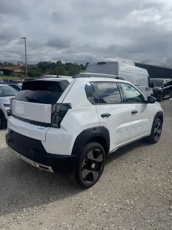 Fiat Grande Panda 1.2 Hybrid 74 kW La Prima 12/2025-photo-2