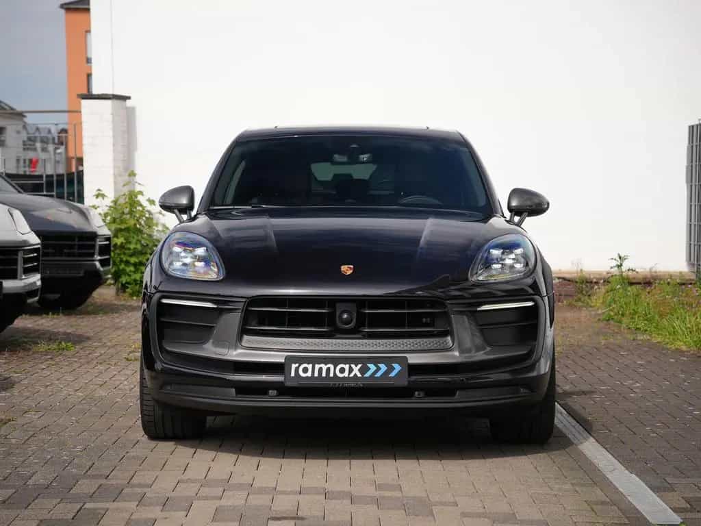 Porsche Macan T BURMESTER-ACC-LUFTF.-PANO-18WEGE-VOLL 01/2023-photo-0