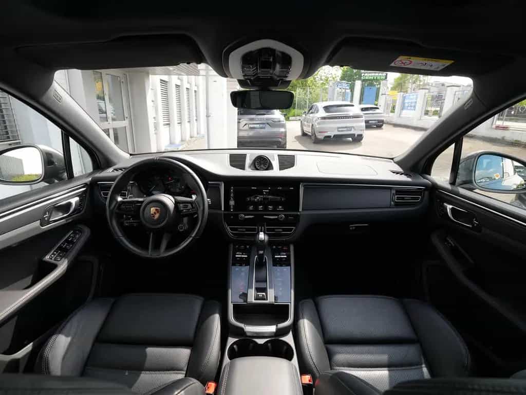 Porsche Macan T BURMESTER-ACC-LUFTF.-PANO-18WEGE-VOLL 01/2023-photo-2
