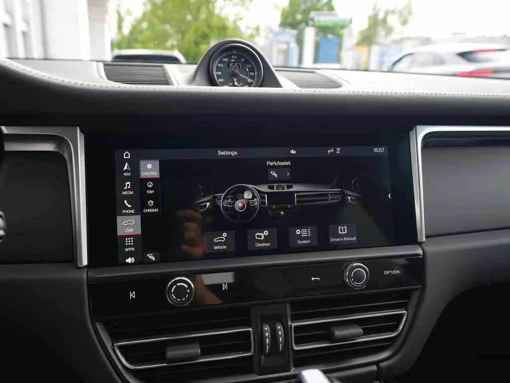 Porsche Macan T BURMESTER-ACC-LUFTF.-PANO-18WEGE-VOLL 01/2023-photo-29