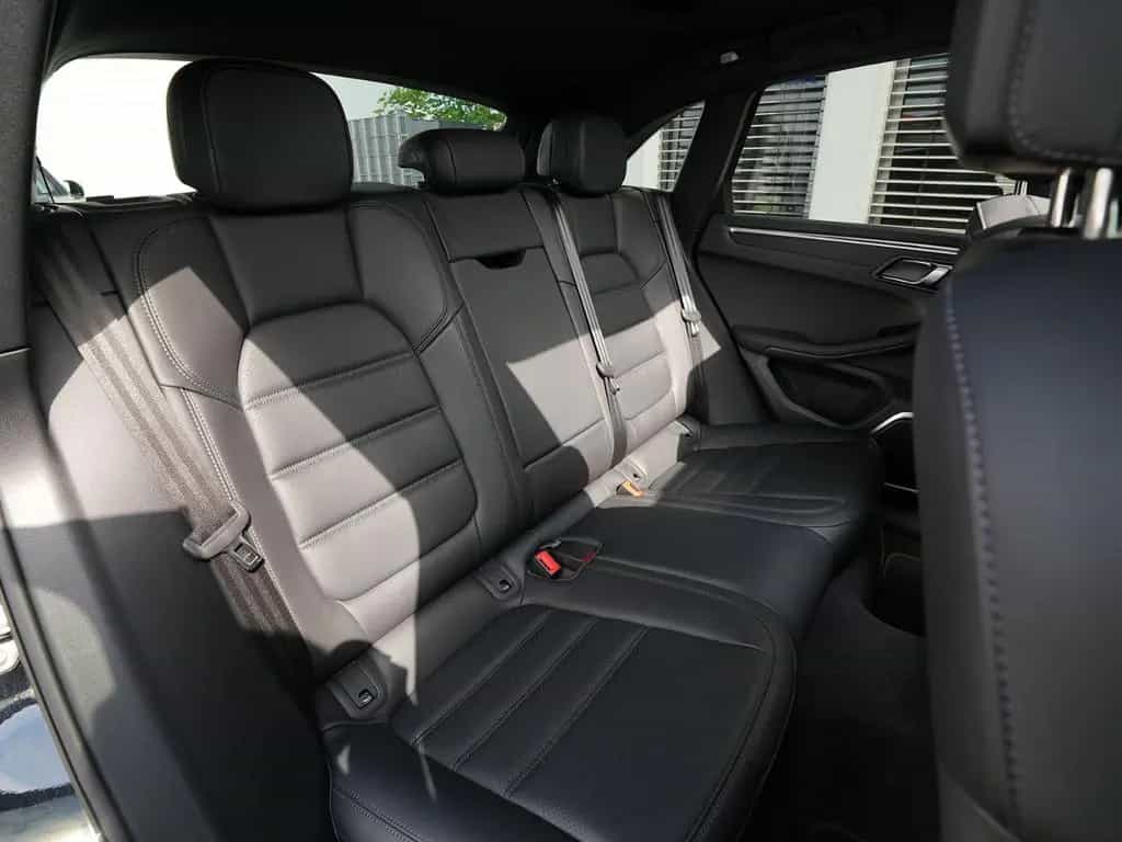 Porsche Macan T BURMESTER-ACC-LUFTF.-PANO-18WEGE-VOLL 01/2023-photo-39