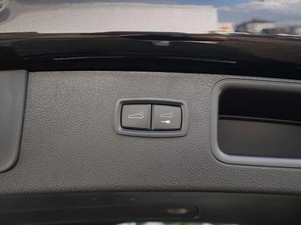Porsche Macan T BURMESTER-ACC-LUFTF.-PANO-18WEGE-VOLL 01/2023-photo-43