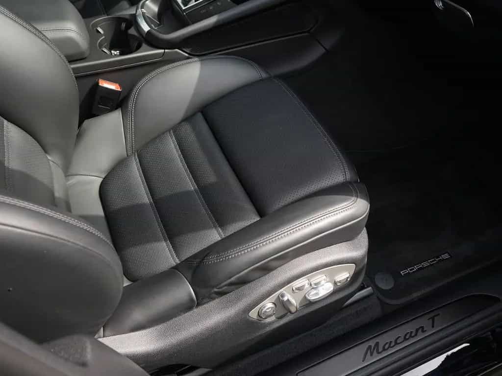 Porsche Macan T BURMESTER-ACC-LUFTF.-PANO-18WEGE-VOLL 01/2023-photo-44