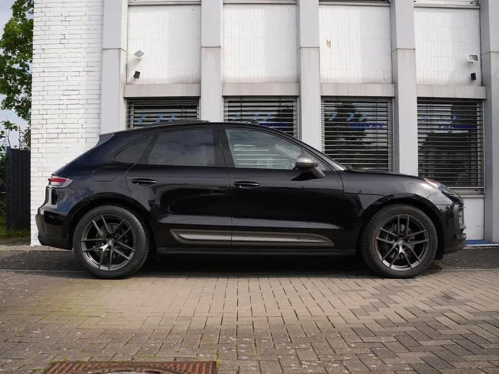 Porsche Macan T BURMESTER-ACC-LUFTF.-PANO-18WEGE-VOLL 01/2023-photo-4
