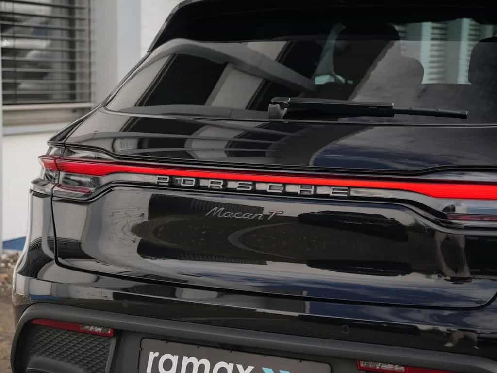 Porsche Macan T BURMESTER-ACC-LUFTF.-PANO-18WEGE-VOLL 01/2023-photo-7