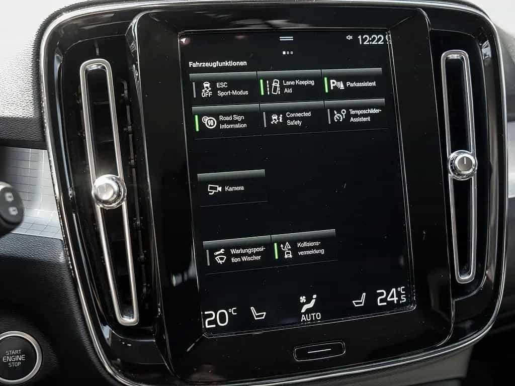 Volvo XC40 B4 AWD Momentum Pro 03/2022-photo-10