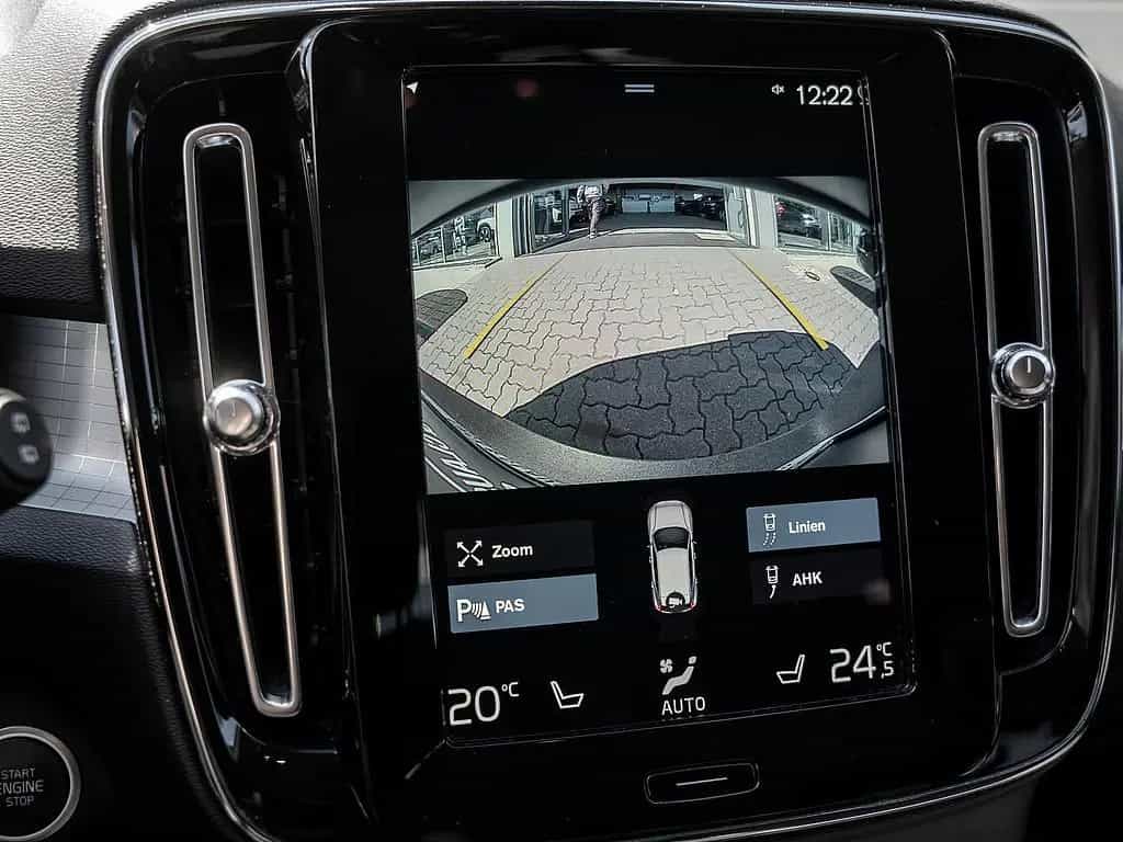 Volvo XC40 B4 AWD Momentum Pro 03/2022-photo-11