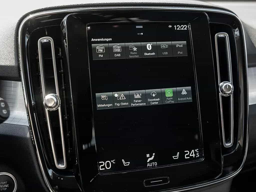 Volvo XC40 B4 AWD Momentum Pro 03/2022-photo-13