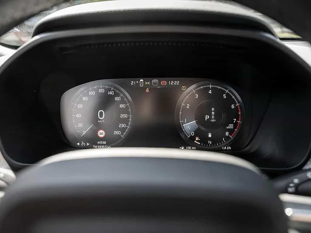 Volvo XC40 B4 AWD Momentum Pro 03/2022-photo-20