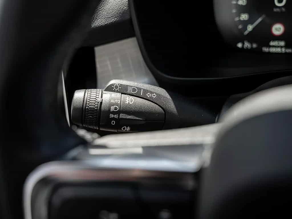 Volvo XC40 B4 AWD Momentum Pro 03/2022-photo-21