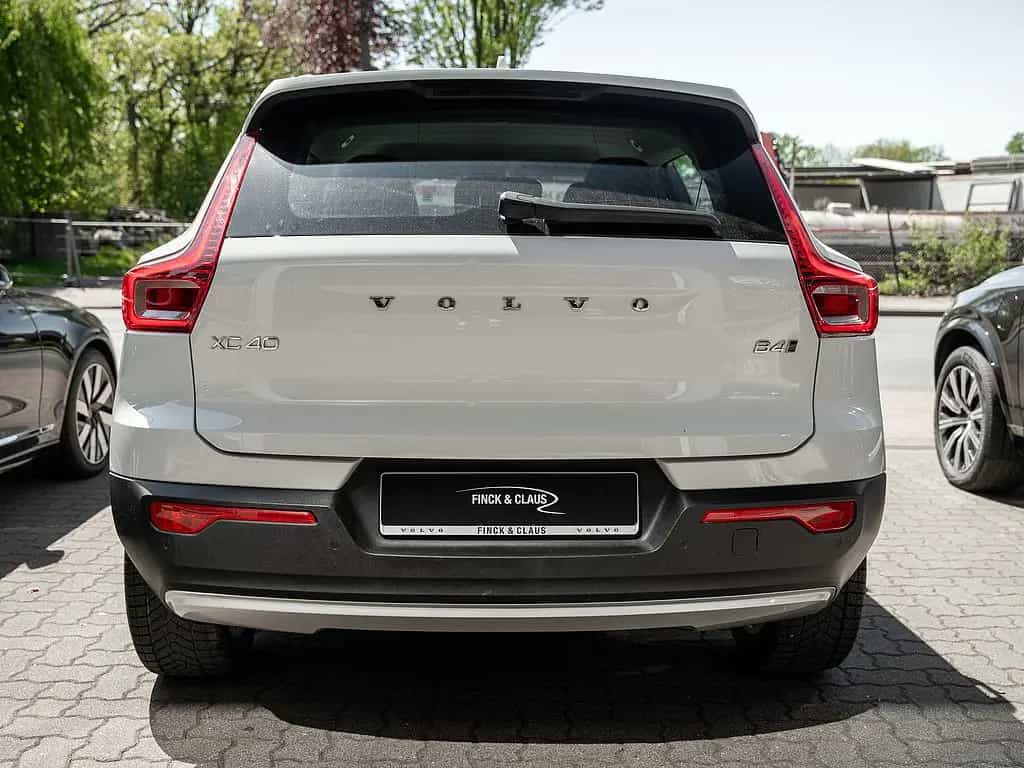 Volvo XC40 B4 AWD Momentum Pro 03/2022-photo-6