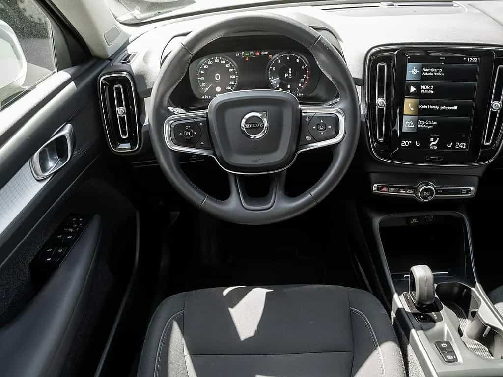 Volvo XC40 B4 AWD Momentum Pro 03/2022-photo-8