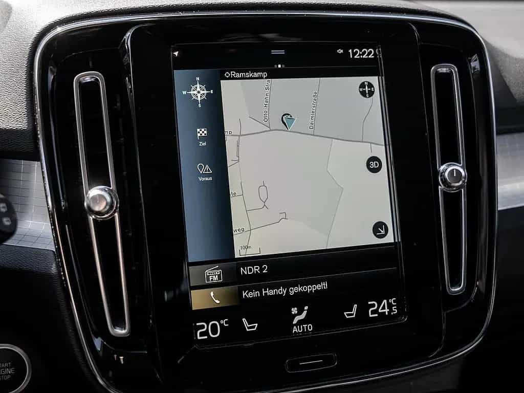 Volvo XC40 B4 AWD Momentum Pro 03/2022-photo-9