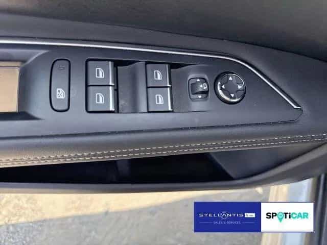 Peugeot 3008 GT 1.5 Navi MirrorLink Pa no 360KAM ACC Foc 02/2023-photo-11