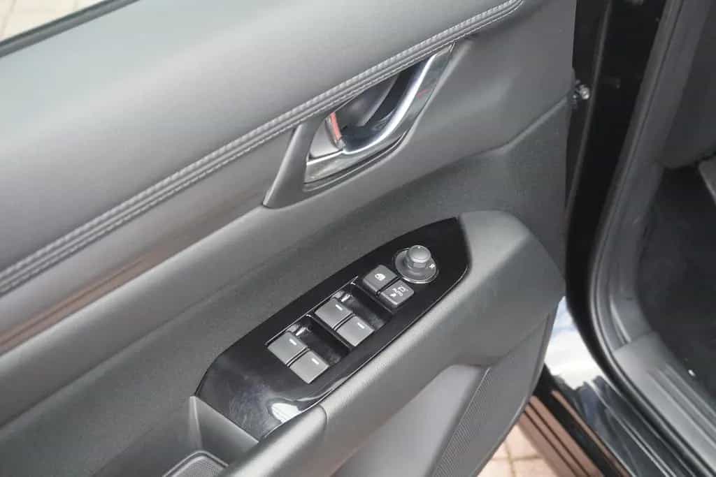 Mazda CX-5 2.0 Xenon Navi Tempomat PDC Sitzheizung AHK 10/2021-photo-22