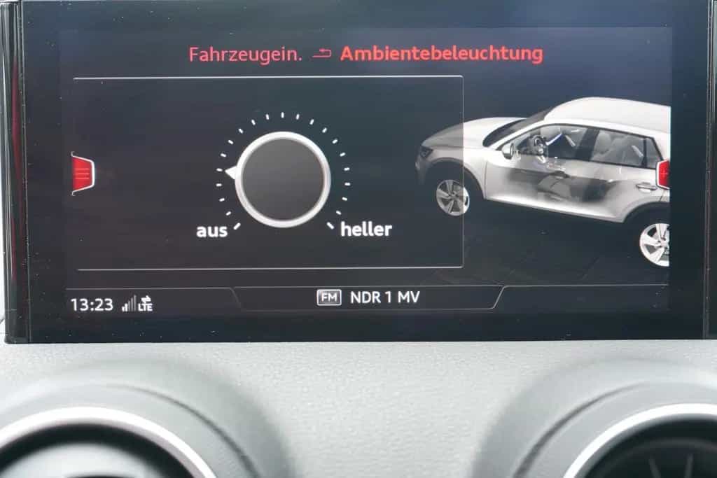 Audi Q2 1.0 TFSI ultra LED Navi Virtual Cockpit ACC 05/2017-photo-19