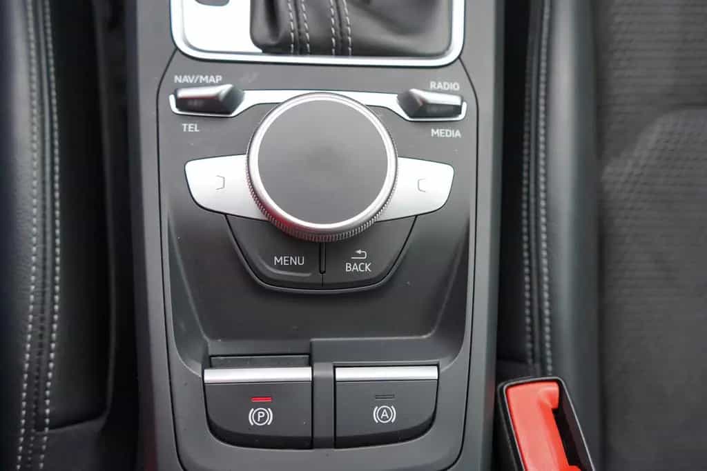 Audi Q2 1.0 TFSI ultra LED Navi Virtual Cockpit ACC 05/2017-photo-23