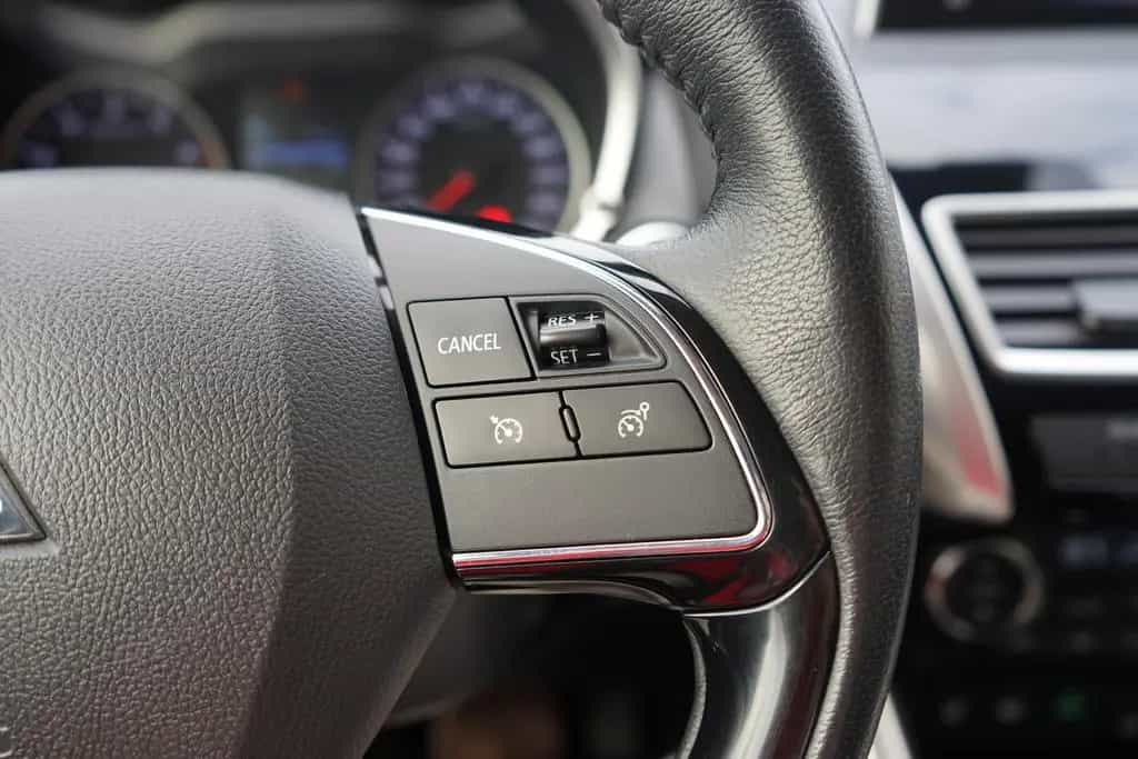 Mitsubishi Eclipse Cross 1.5 T-MIVEC LED Navi Leder AHK PDC 01/2018-photo-26