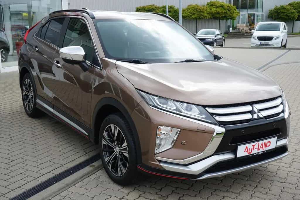 Mitsubishi Eclipse Cross 1.5 T-MIVEC LED Navi Leder AHK PDC 01/2018-photo-3
