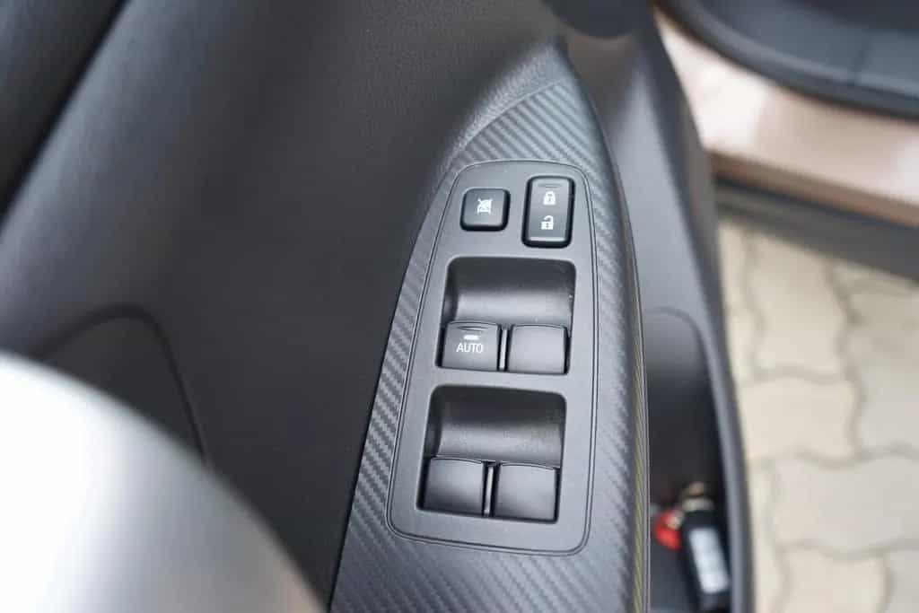 Mitsubishi Eclipse Cross 1.5 T-MIVEC LED Navi Leder AHK PDC 01/2018-photo-33