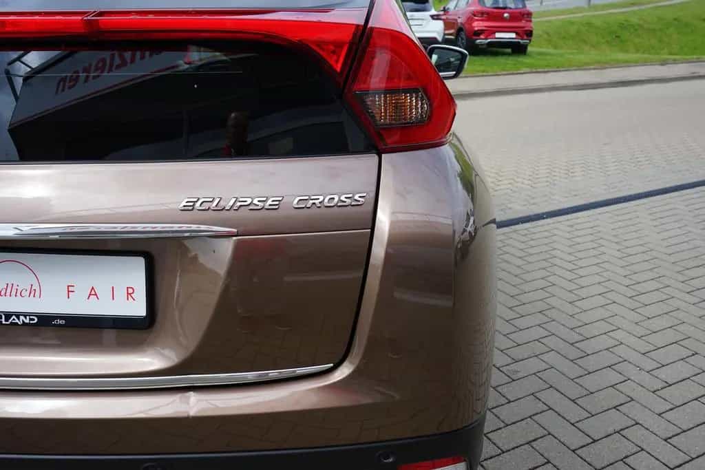 Mitsubishi Eclipse Cross 1.5 T-MIVEC LED Navi Leder AHK PDC 01/2018-photo-42